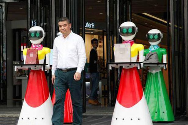 Robot maids help wealthy Chinese shopper